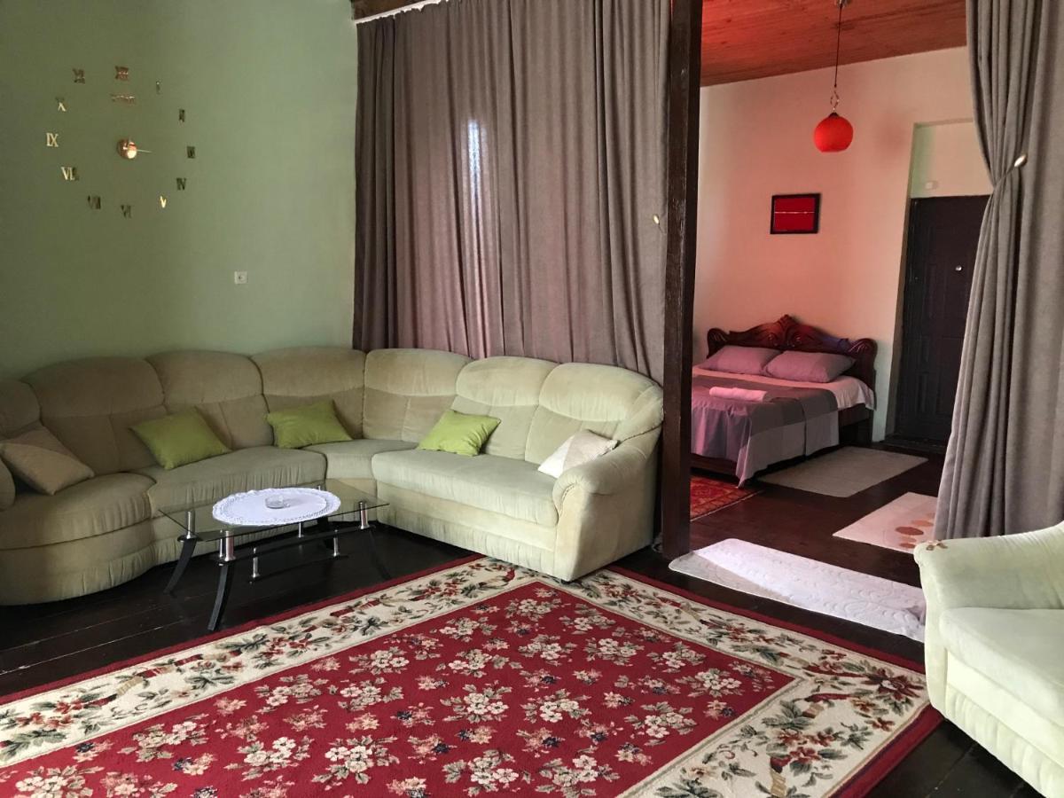 Barsa Apartment Zestafoni Luaran gambar